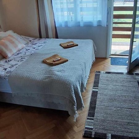 Апартаменты Rosy Apartman Вонярцвашхедь Экстерьер фото