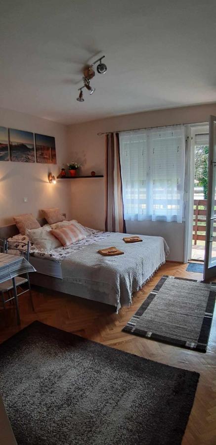 Апартаменты Rosy Apartman Вонярцвашхедь Экстерьер фото