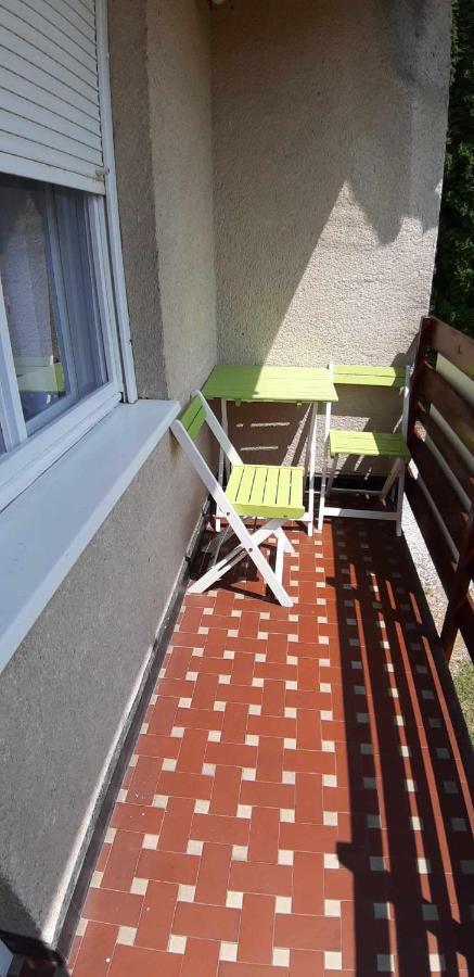 Апартаменты Rosy Apartman Вонярцвашхедь Экстерьер фото
