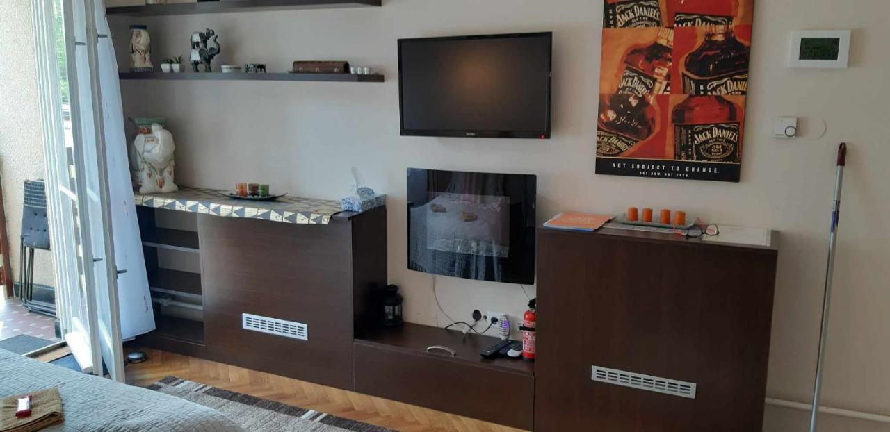 Апартаменты Rosy Apartman Вонярцвашхедь Экстерьер фото