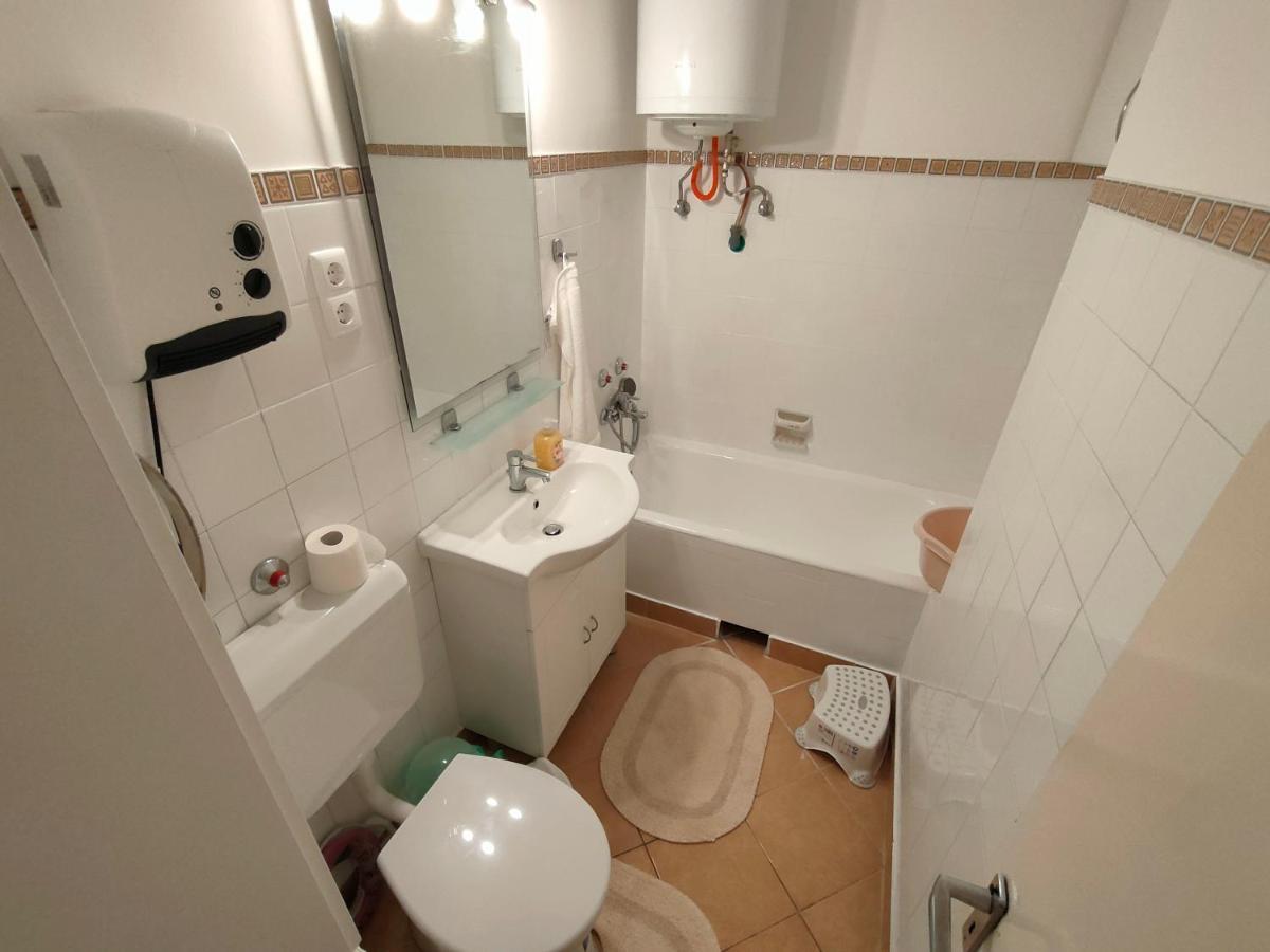 Апартаменты Rosy Apartman Вонярцвашхедь Экстерьер фото