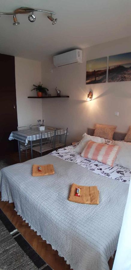 Апартаменты Rosy Apartman Вонярцвашхедь Экстерьер фото